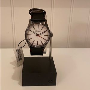 Nixon sentry 38 leather